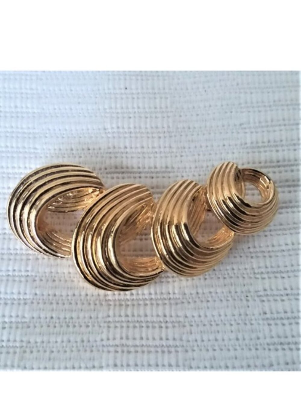 Vintage Gold Swirl Brooch Stylish Trendy Hollywood Glam Retro Unique Statement